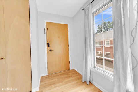 Tiny photo for 1450 Plymouth Place #2W, Glenview, IL 60025 (MLS # 12752141)