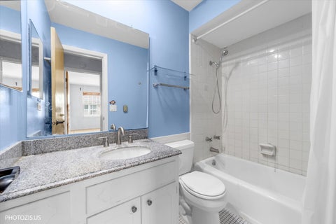 Tiny photo for 1450 Plymouth Place #2W, Glenview, IL 60025 (MLS # 12752141)