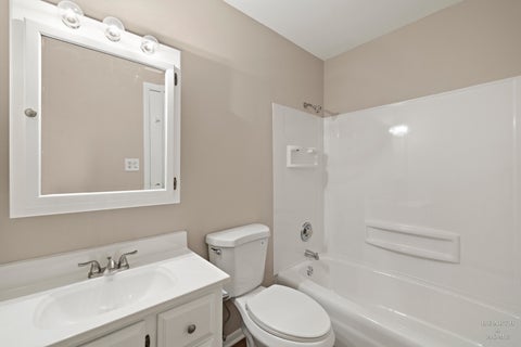 Tiny photo for 4602 W Northfox Lane #6, McHenry, IL 60050 (MLS # 12787228)