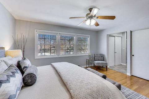 Tiny photo for 2002 N Eastwood Drive, Arlington Heights, IL 60004 (MLS # 12542896)