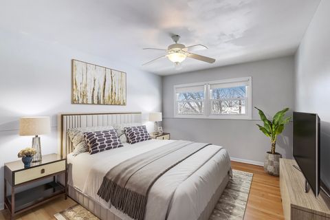 Tiny photo for 2002 N Eastwood Drive, Arlington Heights, IL 60004 (MLS # 12542896)