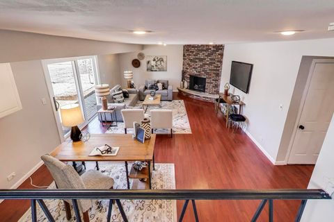 Tiny photo for 2002 N Eastwood Drive, Arlington Heights, IL 60004 (MLS # 12542896)