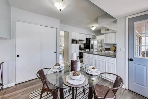 Tiny photo for 2002 N Eastwood Drive, Arlington Heights, IL 60004 (MLS # 12542896)