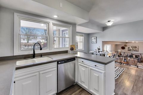 Tiny photo for 2002 N Eastwood Drive, Arlington Heights, IL 60004 (MLS # 12542896)