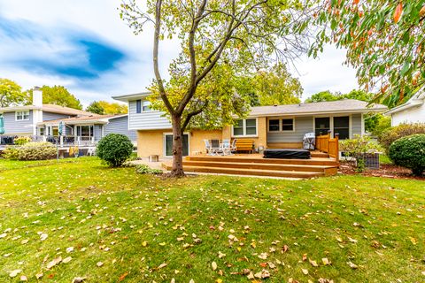 Tiny photo for 2002 N Eastwood Drive, Arlington Heights, IL 60004 (MLS # 12542896)