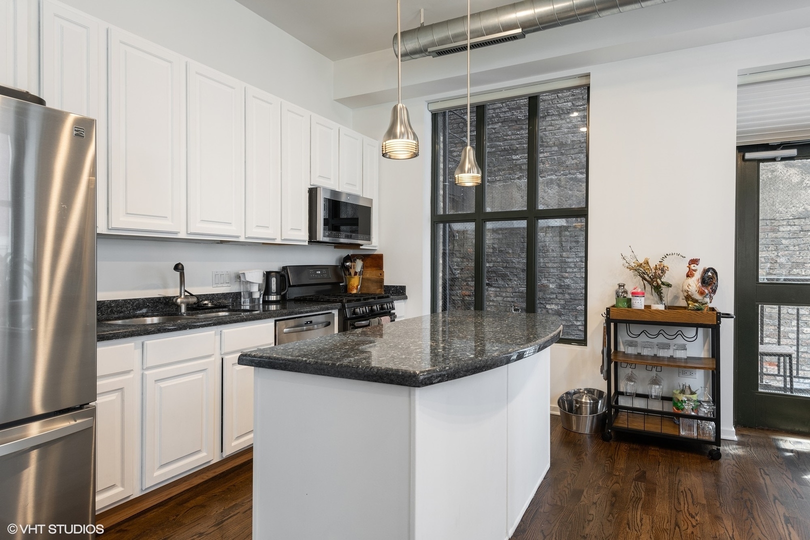 6 E Monroe Street 703