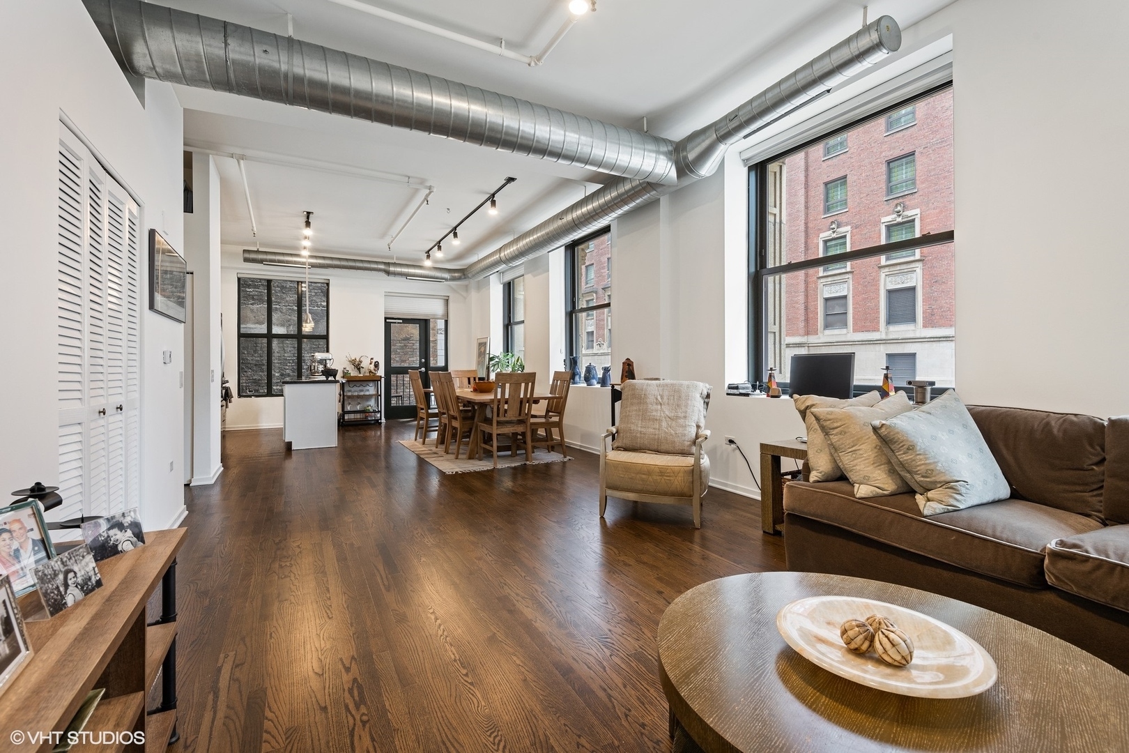 6 E Monroe Street 703