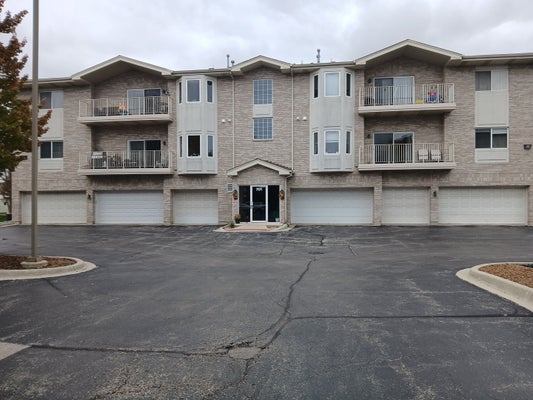 701 N 5TH AVE APT 102, ADDISON, IL 60101 - Image 4409b29e96ff90d6d1f6eb889cdc7f3c/4192004124