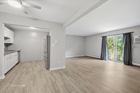 Tiny photo for 144 E Bailey Road #L, Naperville, IL 60565 (MLS # 12523820)