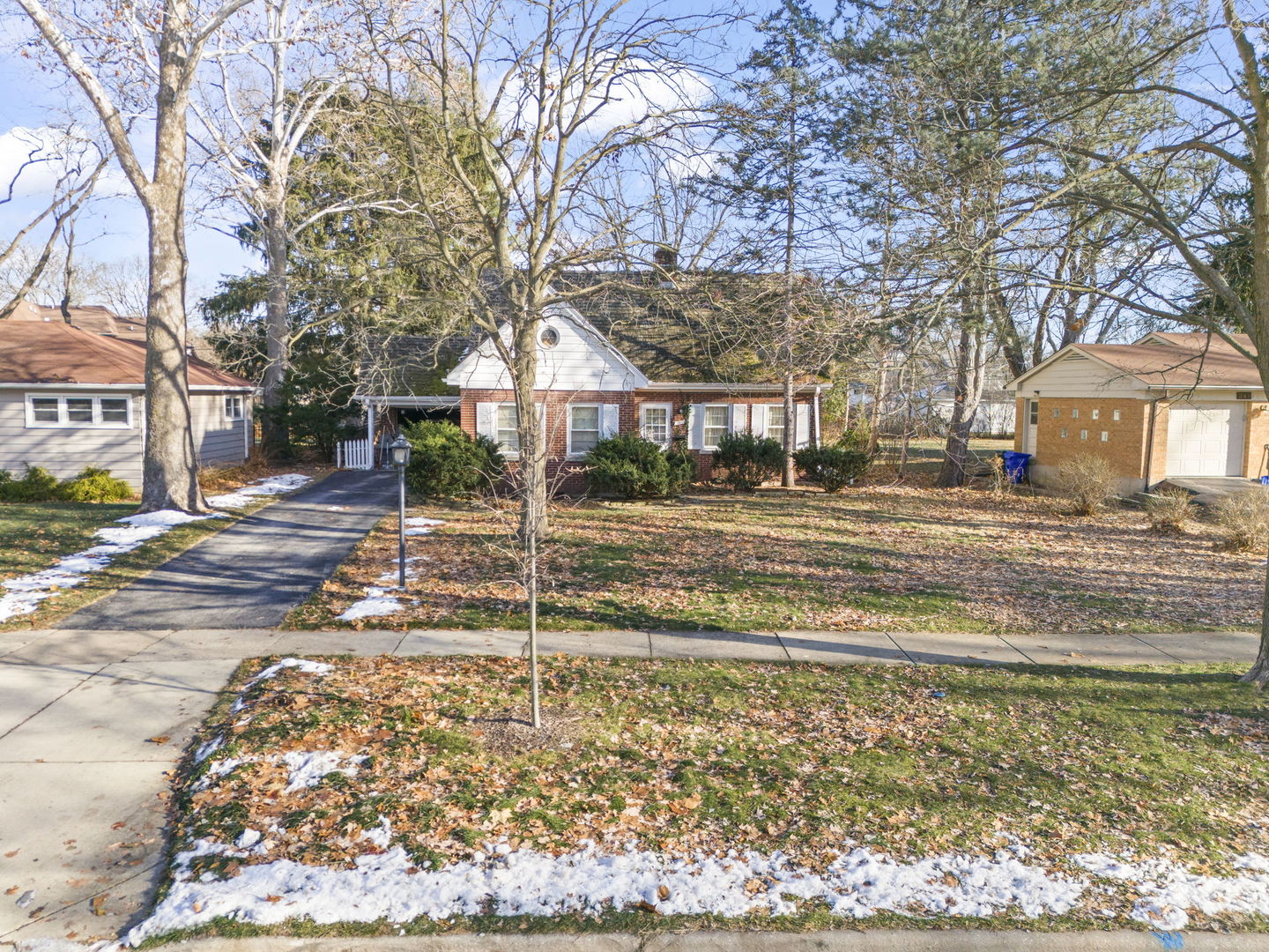 345 Woodstock Avenue