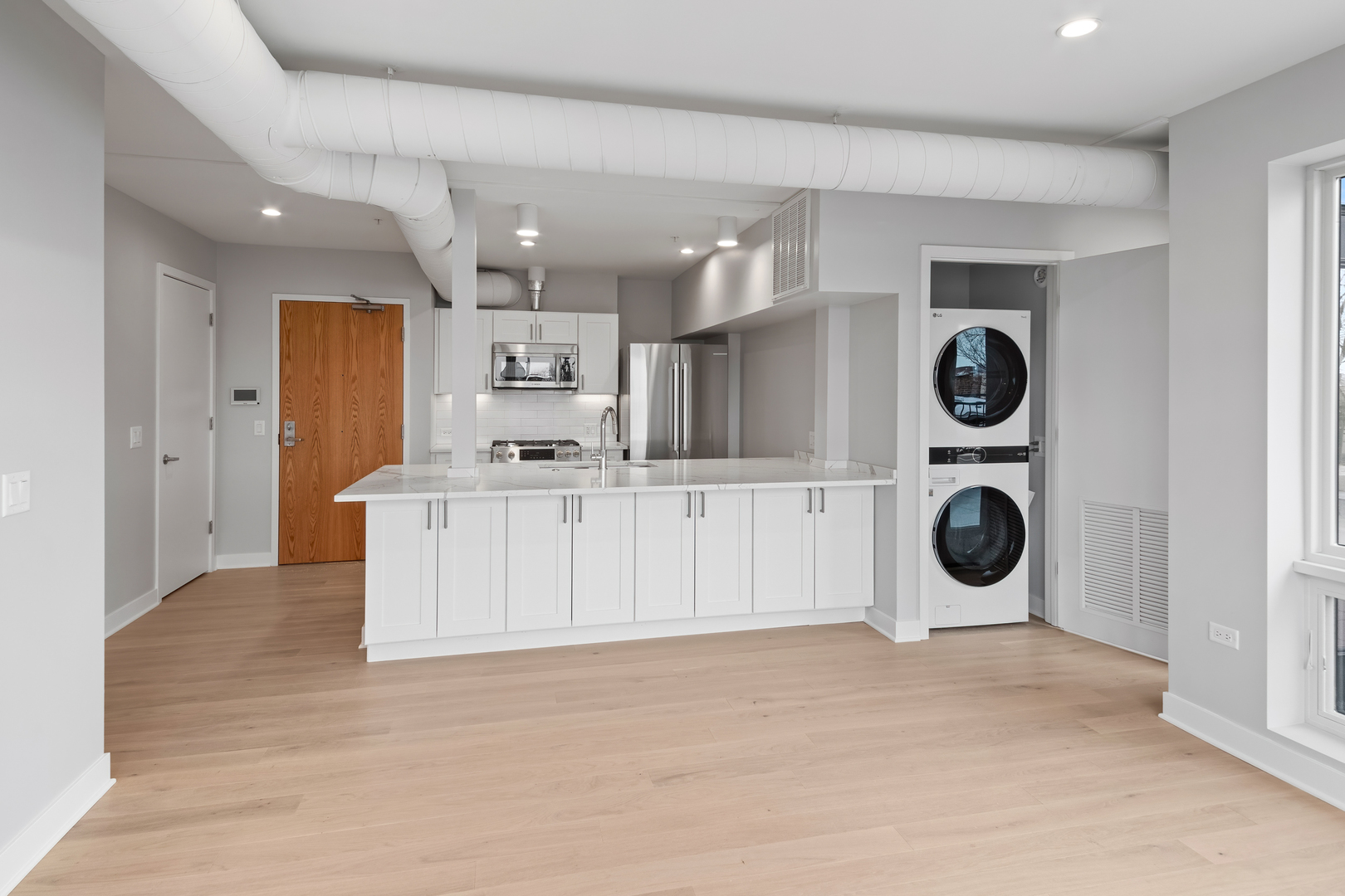 4637 N Ashland Avenue 402