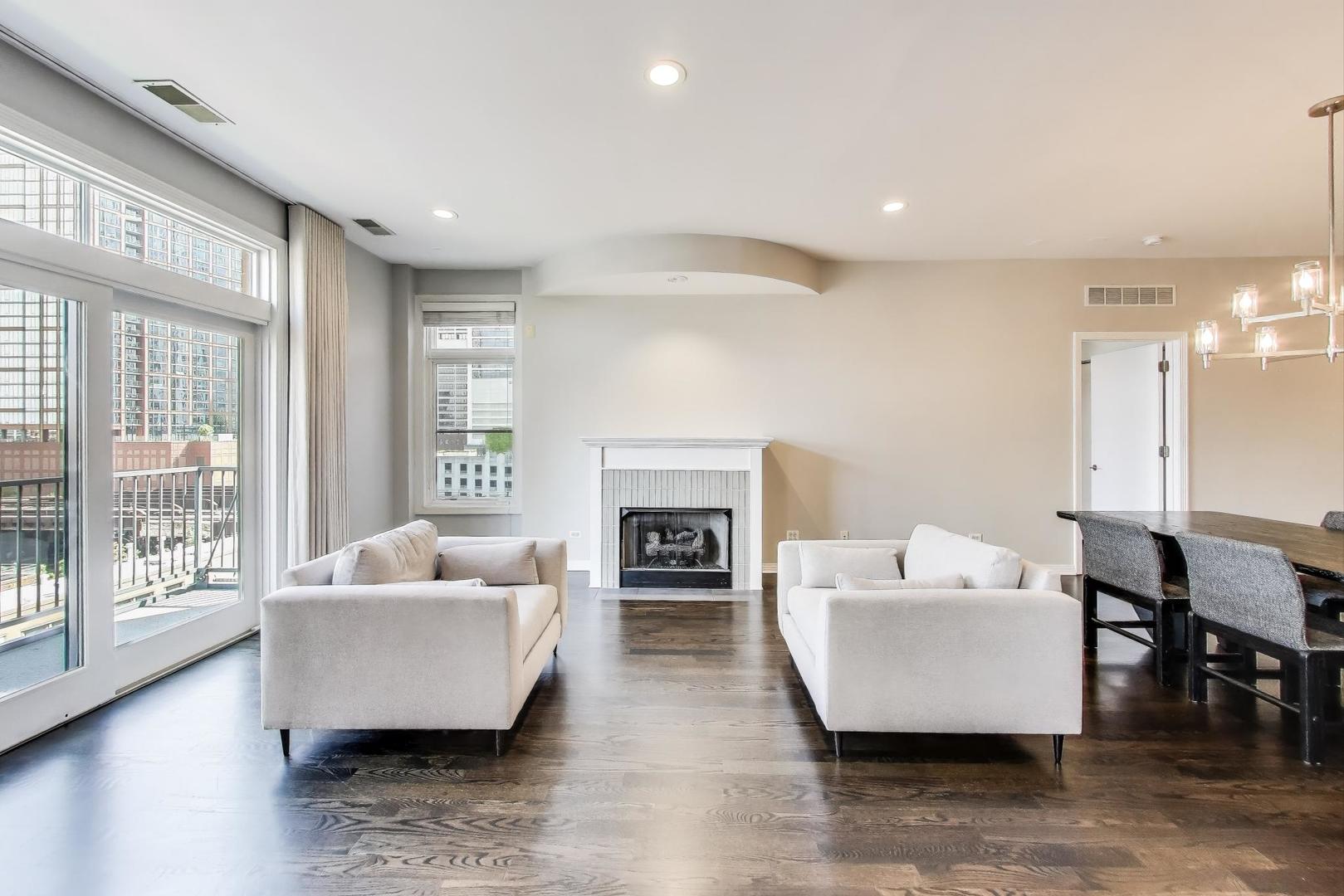 550 W Fulton Street 602