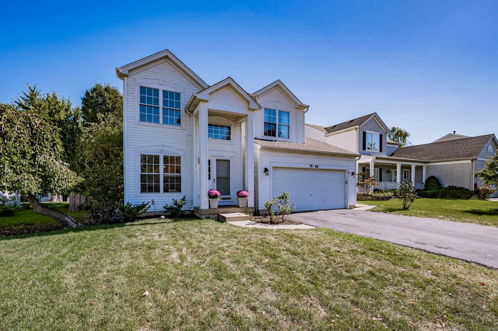 Photo for 1966 Congrove Drive, Aurora, IL 60503 (MLS # 12456596)