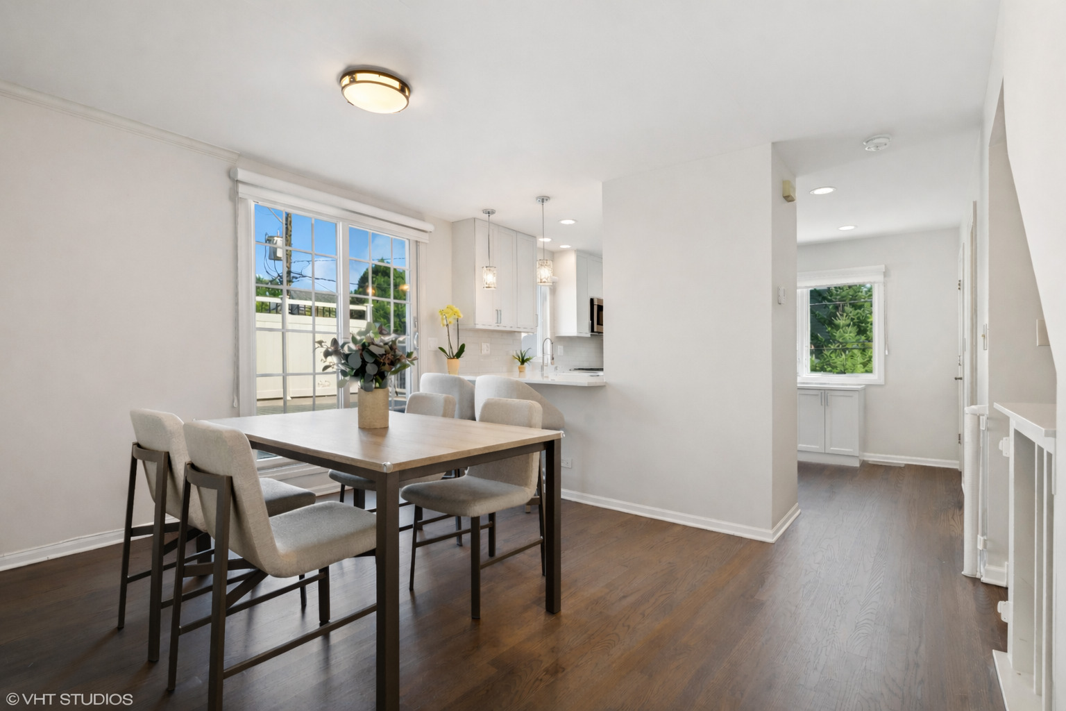 1251 W Fletcher Street E