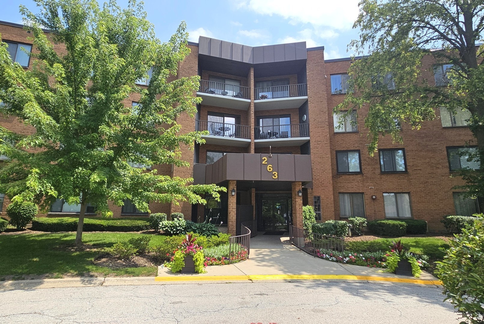 263 S Clubhouse Drive 101