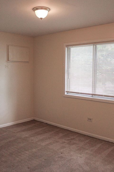 Tiny photo for 10504 S HIGHLAND Avenue #1A, Worth, IL 60482 (MLS # 12497506)