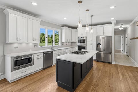 Tiny photo for 1001 W ELLIS Street, Palatine, IL 60067 (MLS # 12718538)