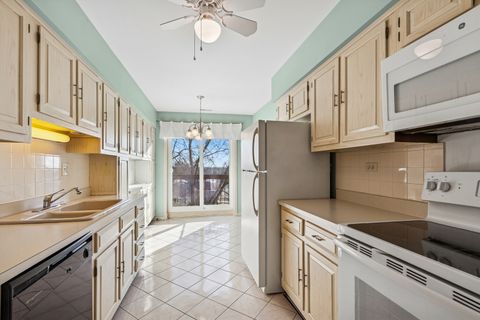 Tiny photo for 9500 N Washington Street #505, Niles, IL 60714 (MLS # 12543535)