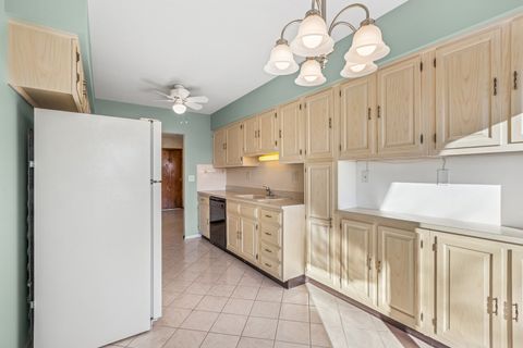 Tiny photo for 9500 N Washington Street #505, Niles, IL 60714 (MLS # 12543535)