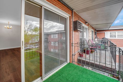 Tiny photo for 4229 N Keystone Avenue #3F, Chicago, IL 60641 (MLS # 12624993)