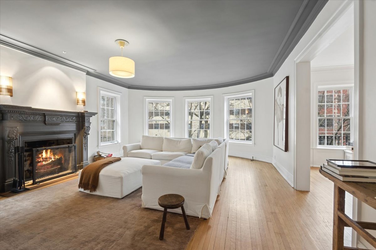 507 W Briar Place 2