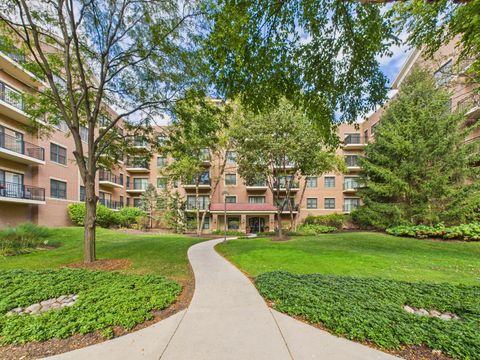 Tiny photo for 5100 W 96th Street #204, Oak Lawn, IL 60453 (MLS # 12501808)