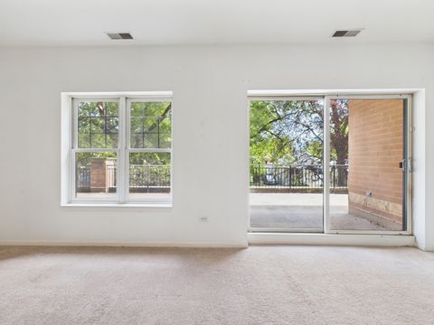 Tiny photo for 5100 W 96th Street #204, Oak Lawn, IL 60453 (MLS # 12501808)