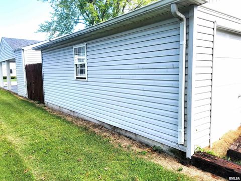 Tiny photo for 221 HICKORY Street, Flora, IL 62839 (MLS # EB460107)