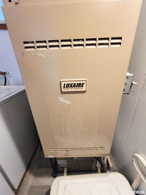 Tiny photo for 221 HICKORY Street, Flora, IL 62839 (MLS # EB460107)