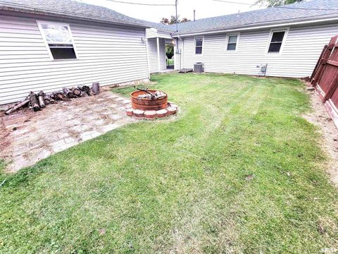 Tiny photo for 221 HICKORY Street, Flora, IL 62839 (MLS # EB460107)