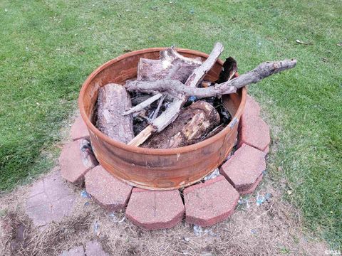 Tiny photo for 221 HICKORY Street, Flora, IL 62839 (MLS # EB460107)