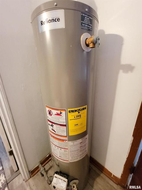 Tiny photo for 221 HICKORY Street, Flora, IL 62839 (MLS # EB460107)