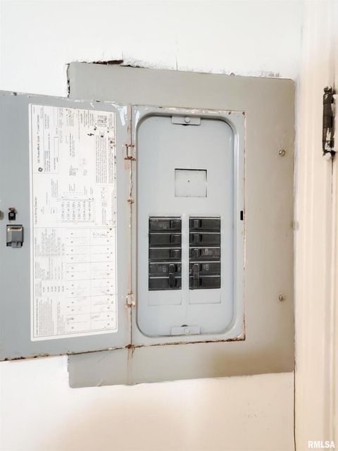 Tiny photo for 221 HICKORY Street, Flora, IL 62839 (MLS # EB460107)