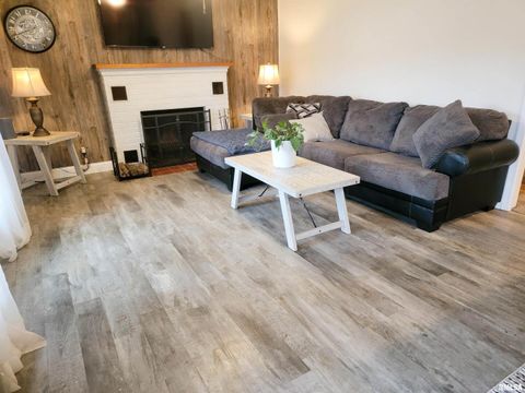 Tiny photo for 221 HICKORY Street, Flora, IL 62839 (MLS # EB460107)