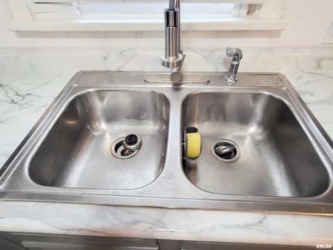 Tiny photo for 221 HICKORY Street, Flora, IL 62839 (MLS # EB460107)