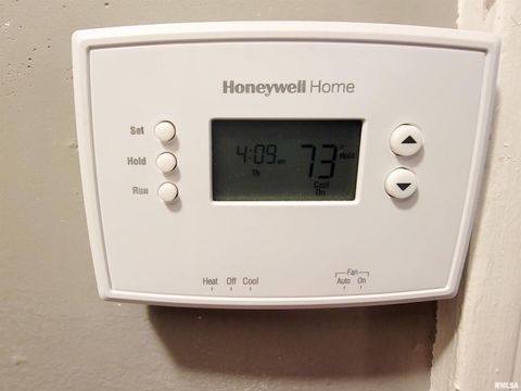 Tiny photo for 221 HICKORY Street, Flora, IL 62839 (MLS # EB460107)