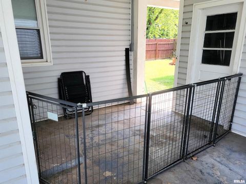 Tiny photo for 221 HICKORY Street, Flora, IL 62839 (MLS # EB460107)