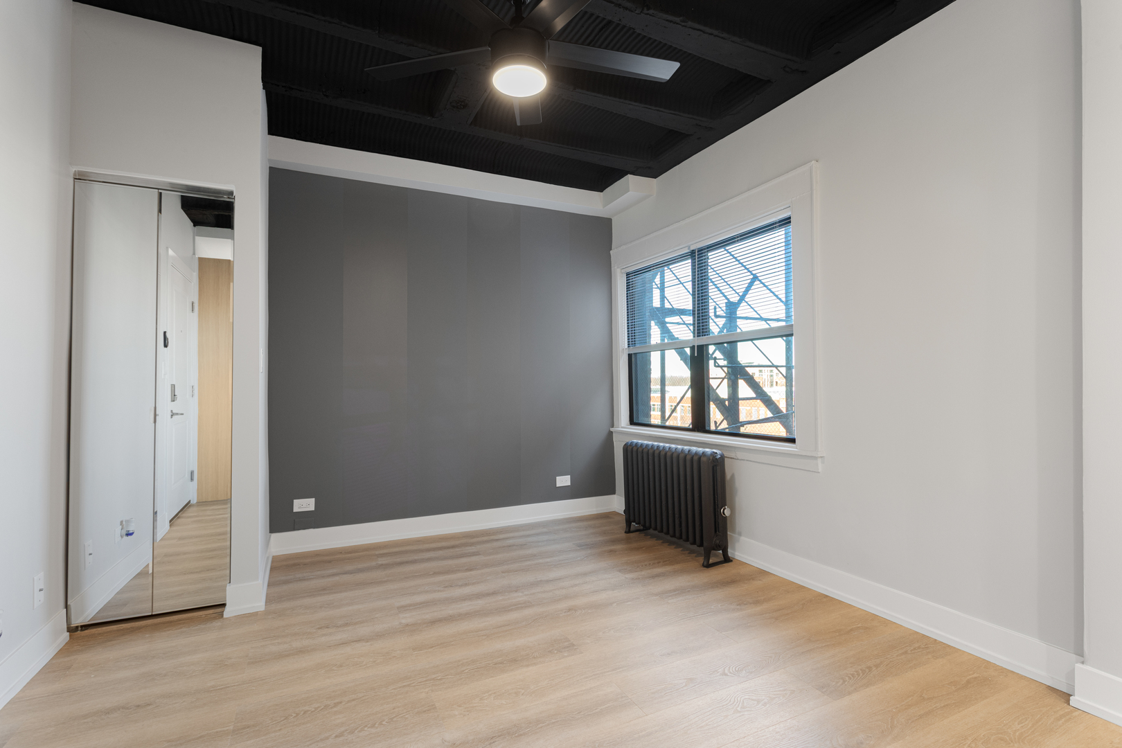 6026 N Winthrop Avenue 5B