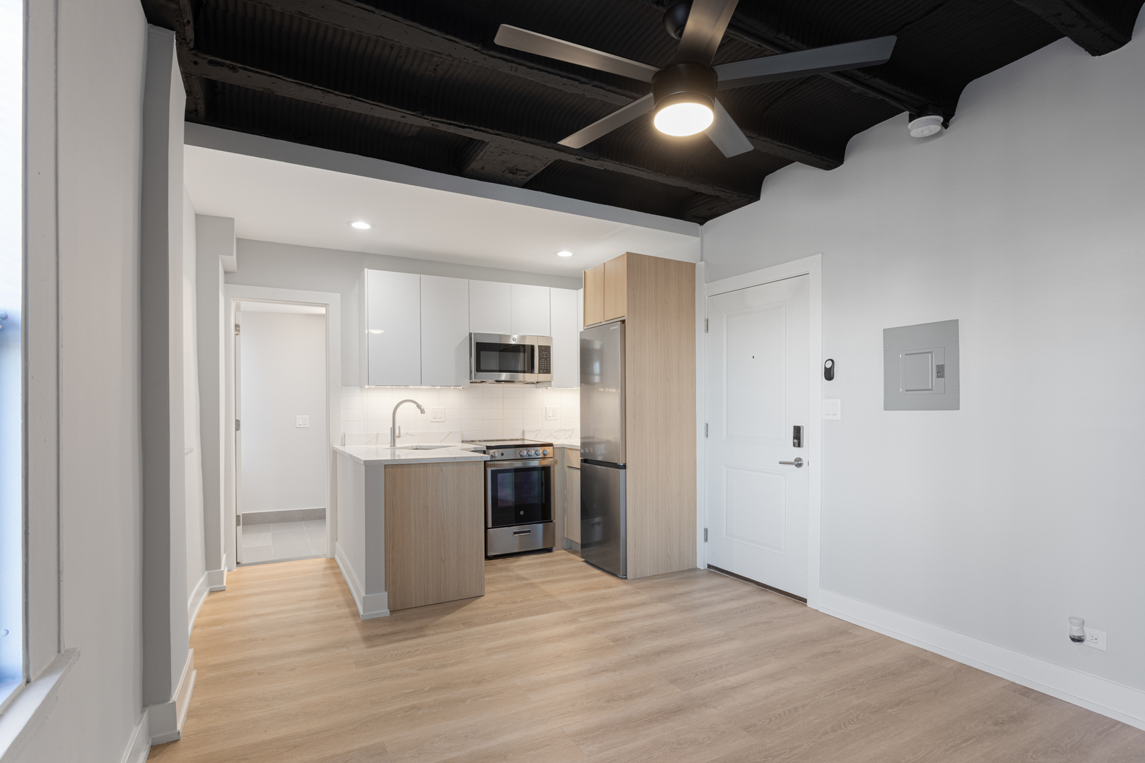 6026 N Winthrop Avenue 5B