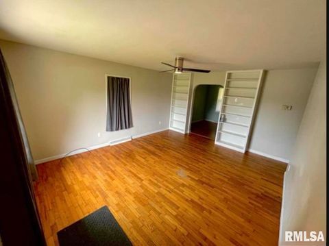 Tiny photo for 904 W ELM Street, Olney, IL 62450 (MLS # EB460634)