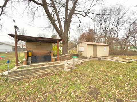 Tiny photo for 904 W ELM Street, Olney, IL 62450 (MLS # EB460634)