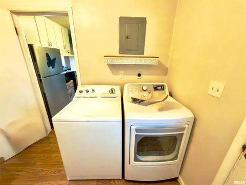 Tiny photo for 904 W ELM Street, Olney, IL 62450 (MLS # EB460634)