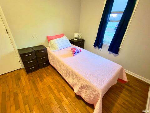 Tiny photo for 904 W ELM Street, Olney, IL 62450 (MLS # EB460634)