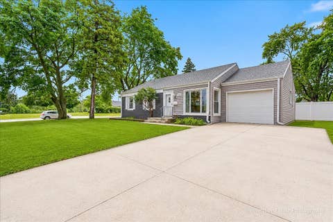 Tiny photo for 548 S Harvard Avenue, Addison, IL 60101 (MLS # 12719283)