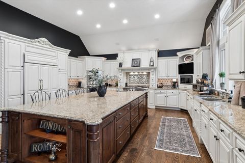 Tiny photo for 2455 Persimmon Drive, St. Charles, IL 60174 (MLS # 12615951)
