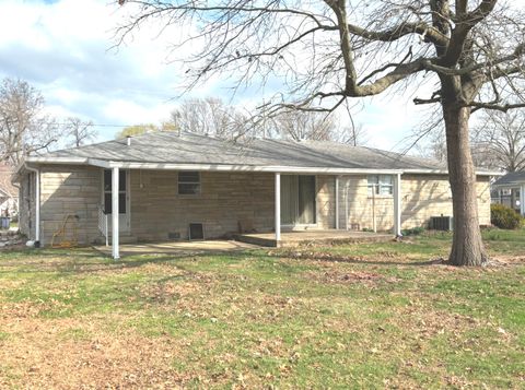 Tiny photo for 331 N Illinois Avenue, Salem, IL 62881 (MLS # 12588941)