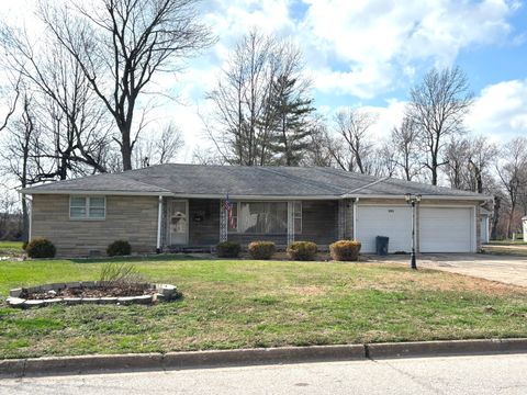 Photo of 331 N Illinois Avenue, Salem, IL 62881 (MLS # 12588941)