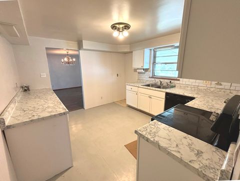 Tiny photo for 331 N Illinois Avenue, Salem, IL 62881 (MLS # 12588941)