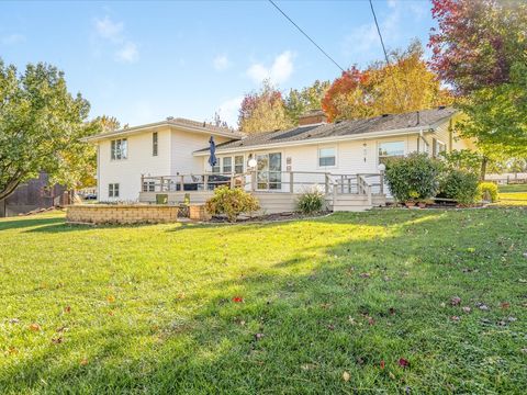 Tiny photo for 1218 Oakhill Drive, Freeport, IL 61032 (MLS # 12501010)