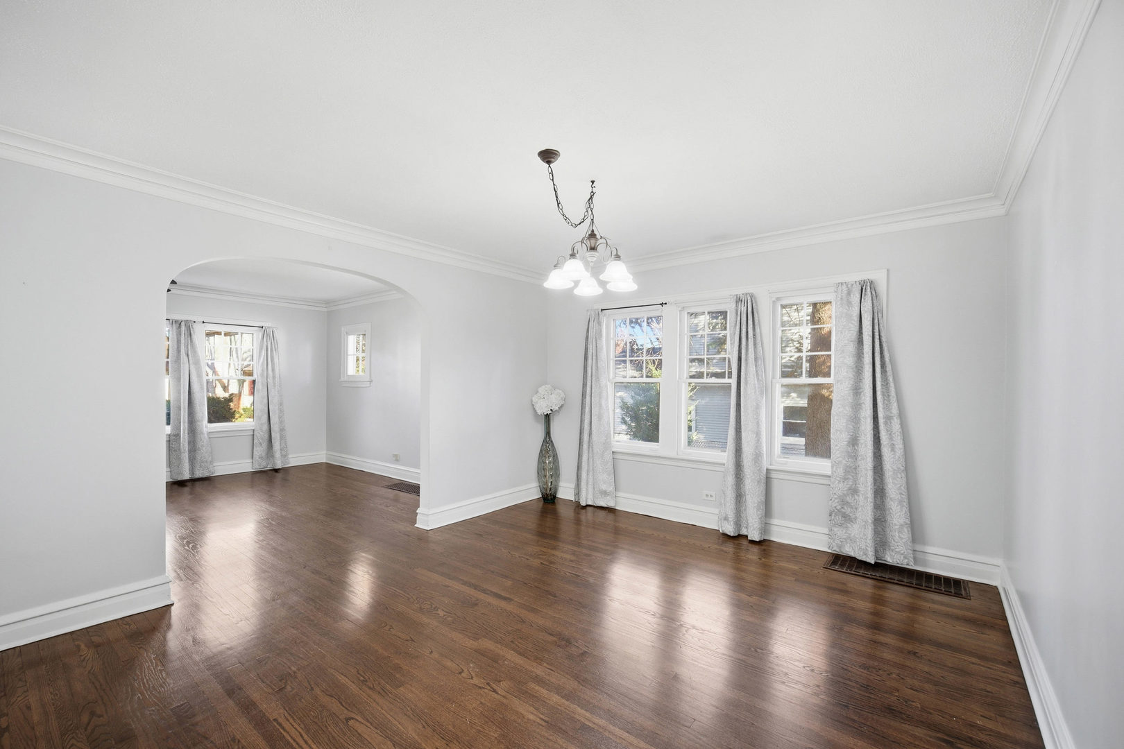 1489 E Algonquin Road